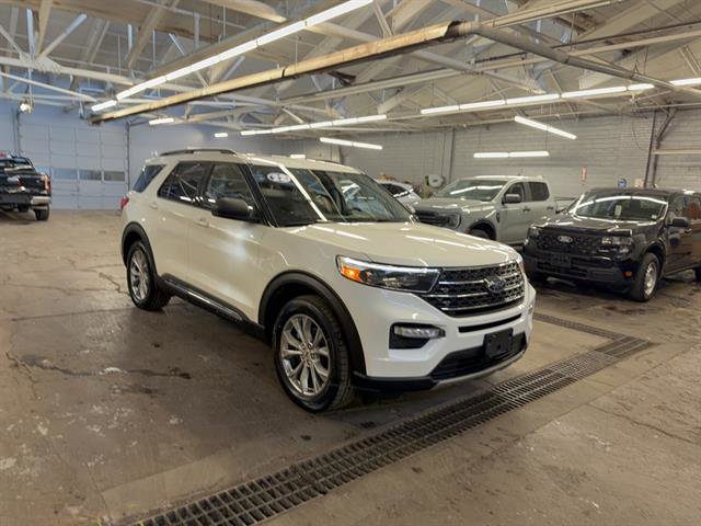 Certified 2022 Ford Explorer XLT w/ Equipment Group 202A image 7
