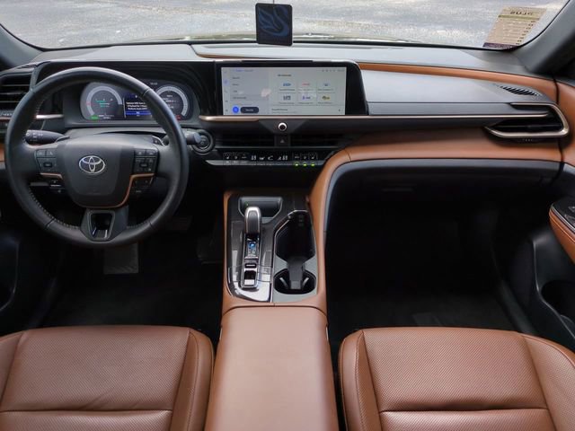 Used 2025 Toyota Crown Signia image 17