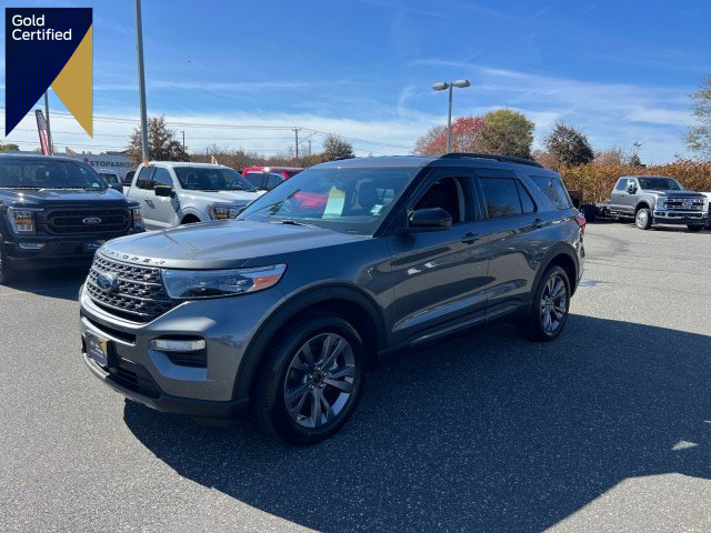 Certified 2022 Ford Explorer XLT w/ Equipment Group 202A image 1