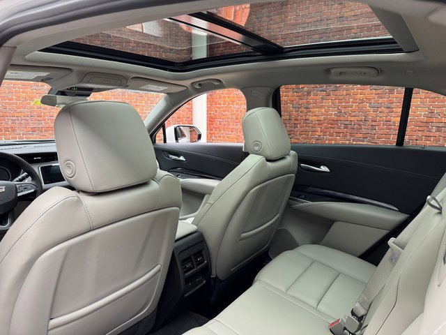 Used 2023 Cadillac XT4 Luxury w/ Cold Weather Package image 22