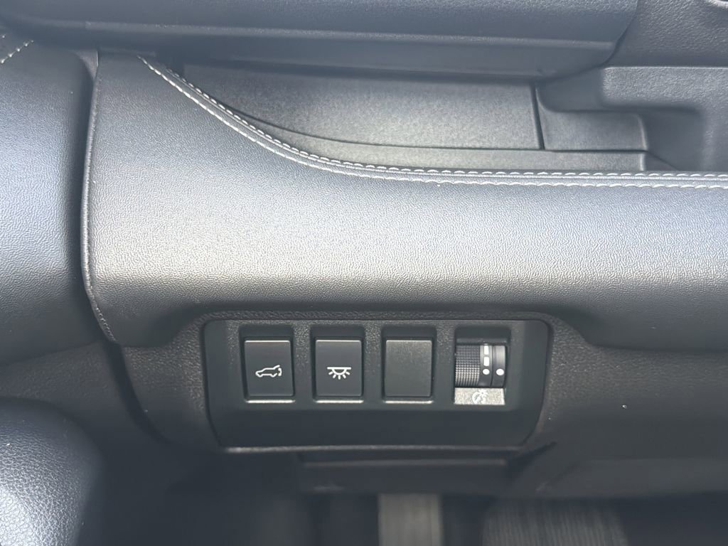 Used 2023 Subaru Ascent Limited w/ Technology Package image 28