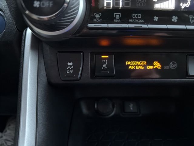 Used 2022 Toyota RAV4 SE image 28