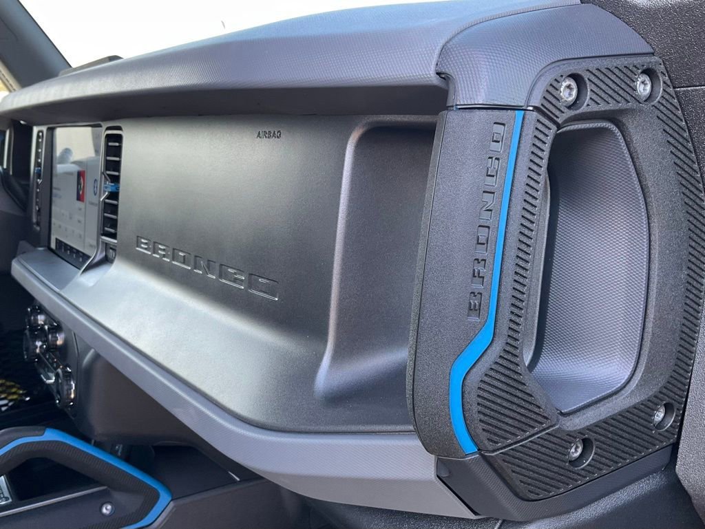 Certified 2024 Ford Bronco Black Diamond w/ Sasquatch Package image 59