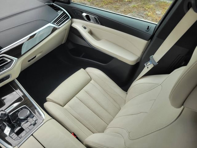 Used 2020 BMW X5 xDrive40i w/ Premium Package image 13