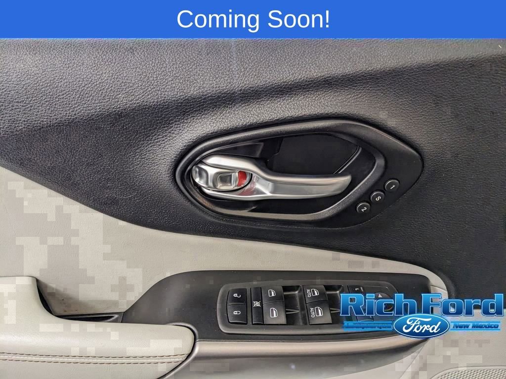 Used 2021 Jeep Cherokee Limited w/ Elite Package FWD image 15