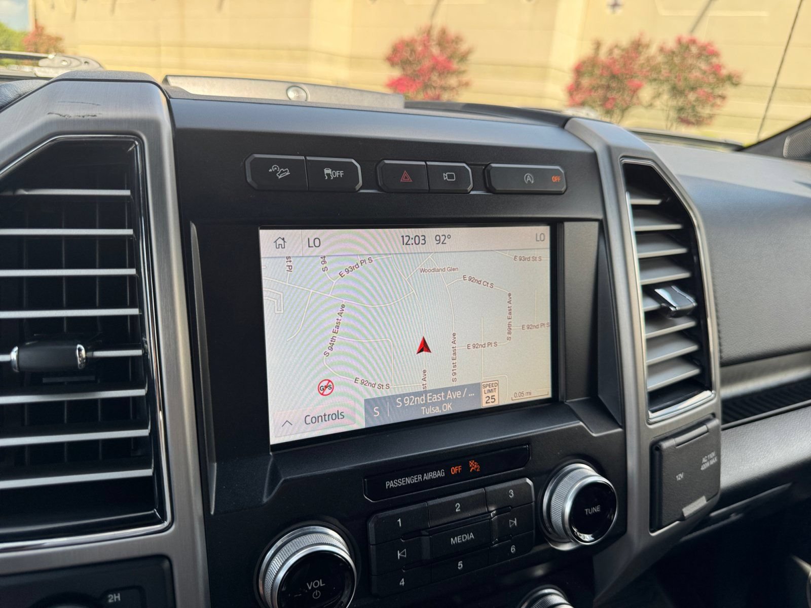 Certified 2019 Ford F150 Platinum w/ Equipment Group 701A Luxury AWD/4WD image 27