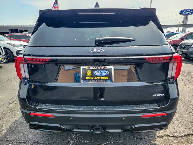 Certified 2025 Ford Explorer ST-Line w/ Premium Package image 3