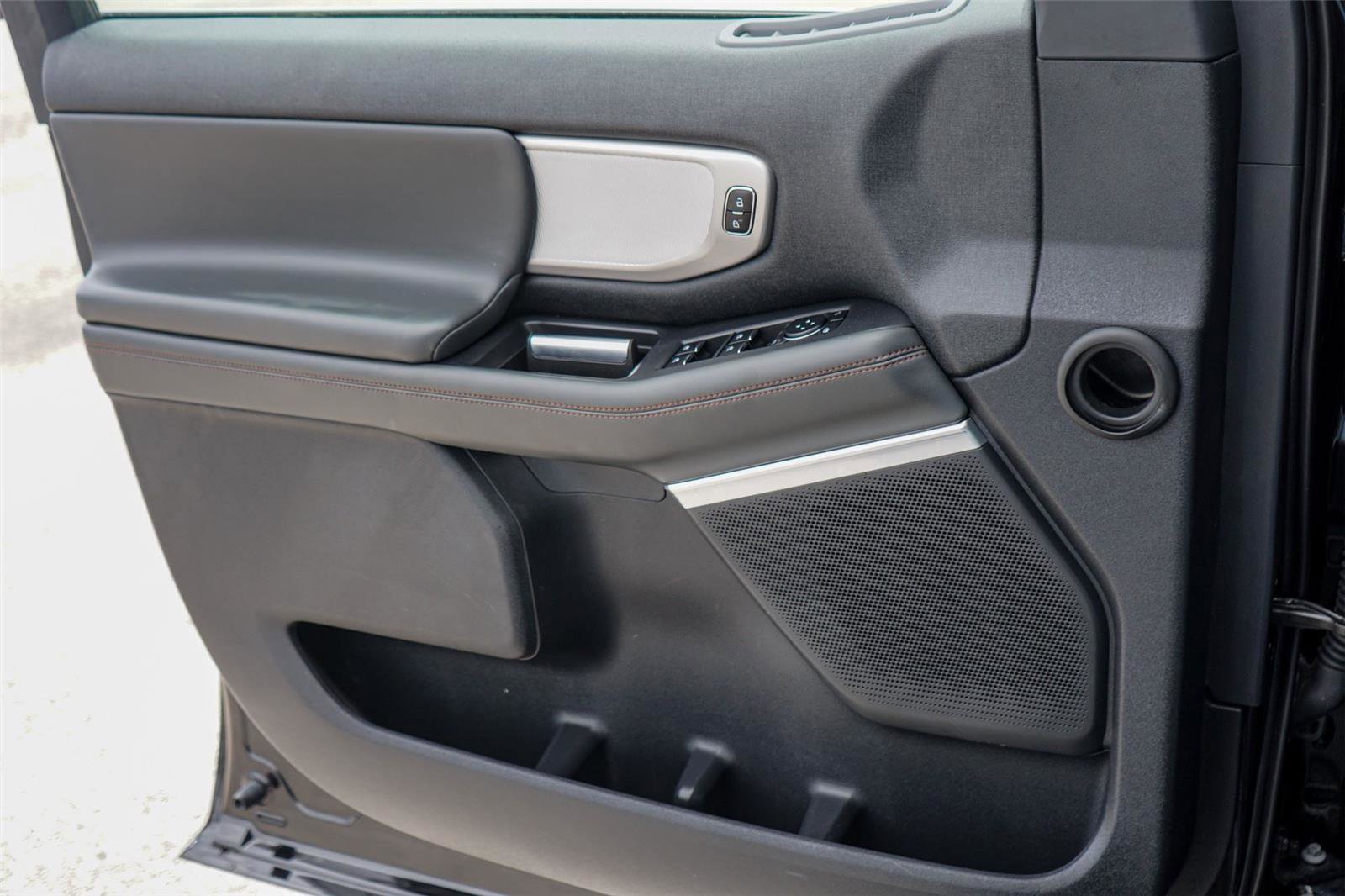Certified 2025 Ford Expedition Active AWD/4WD image 18