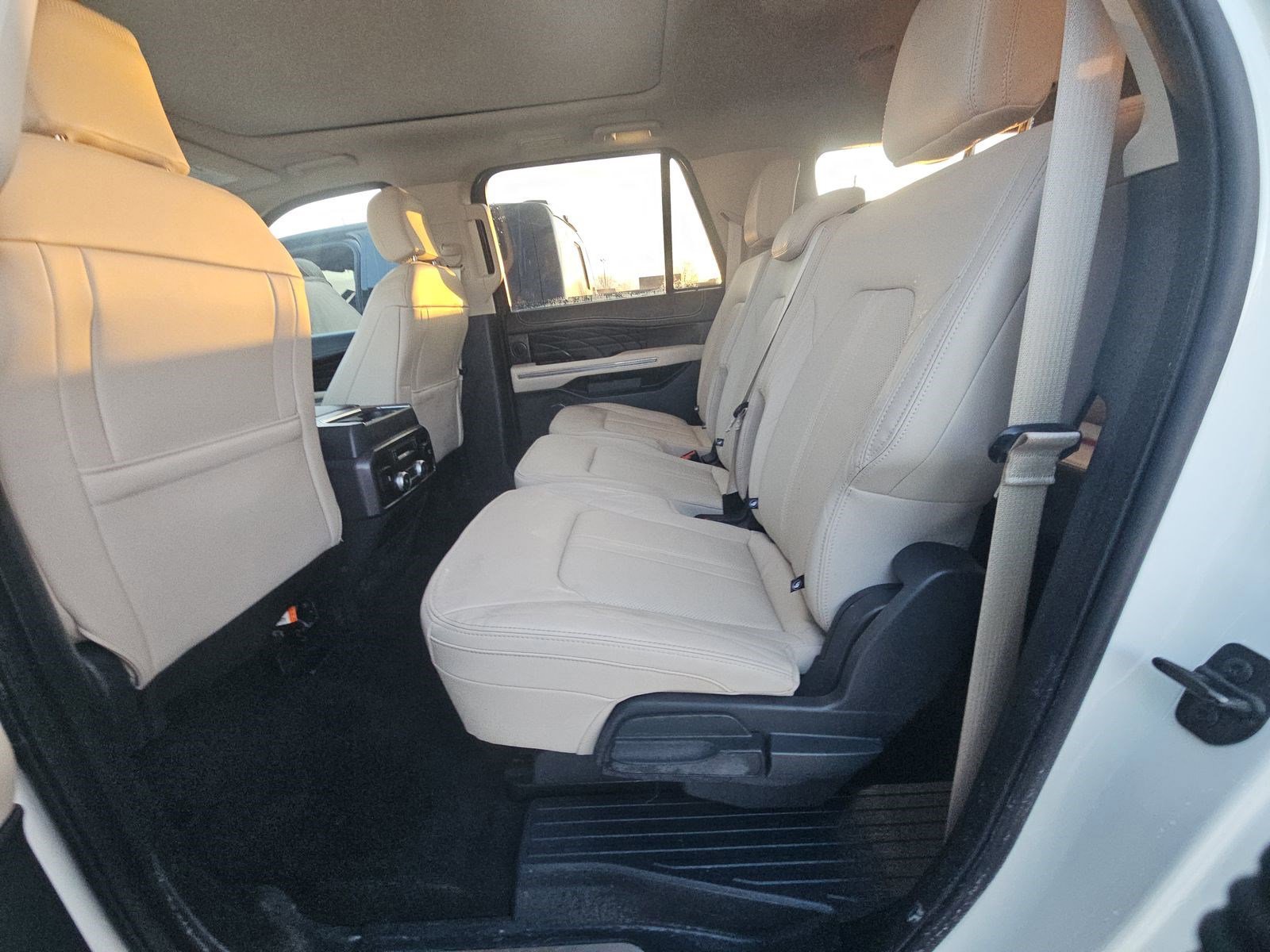 Certified 2024 Ford Expedition Max Platinum image 18