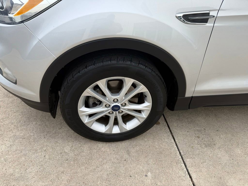 Certified 2019 Ford Escape SEL image 4