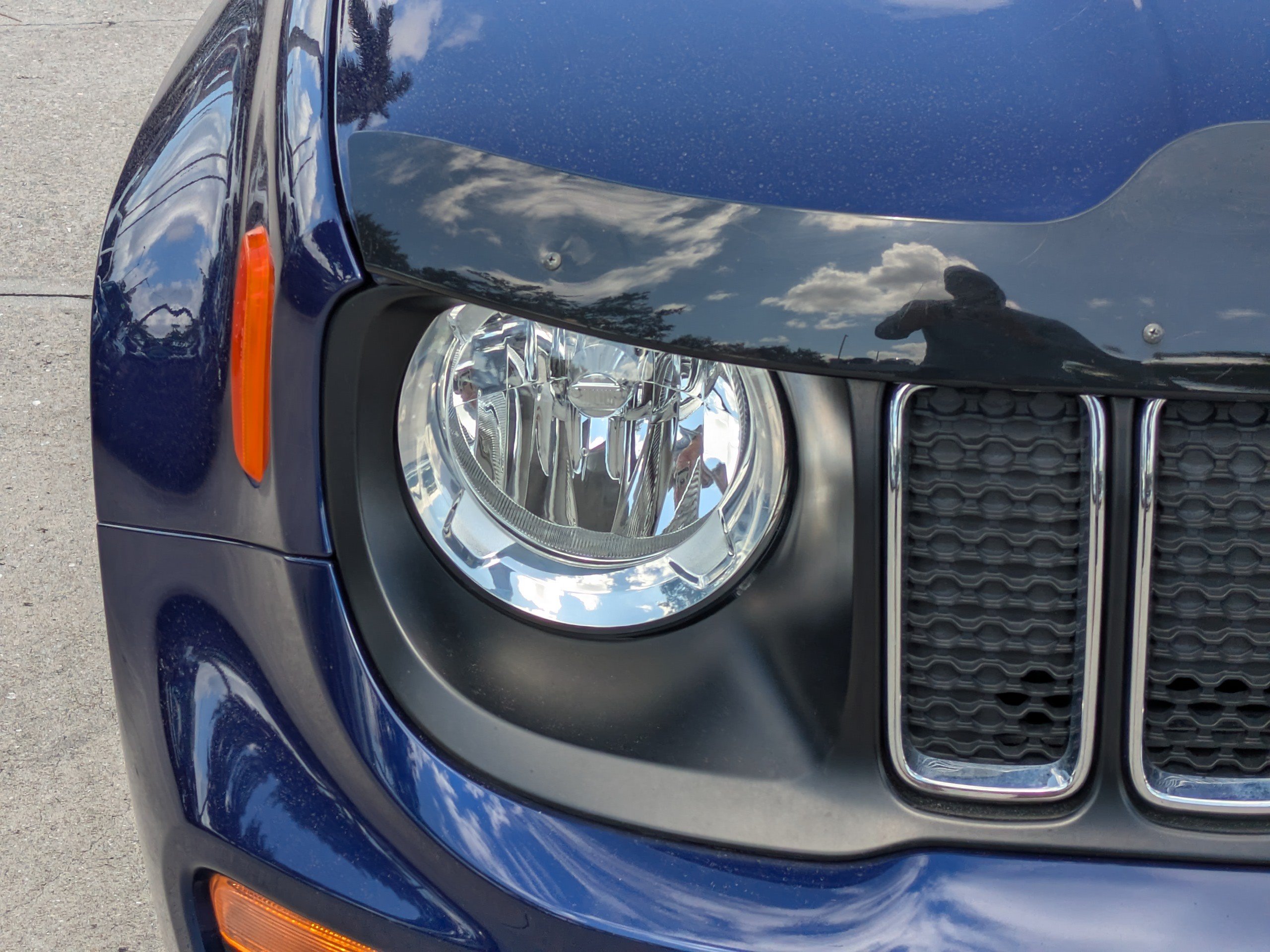 Used 2021 Jeep Renegade Latitude w/ Sun & Sound Group FWD image 9