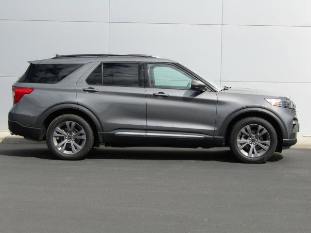 Certified 2021 Ford Explorer XLT w/ Equipment Group 202A AWD/4WD image 7
