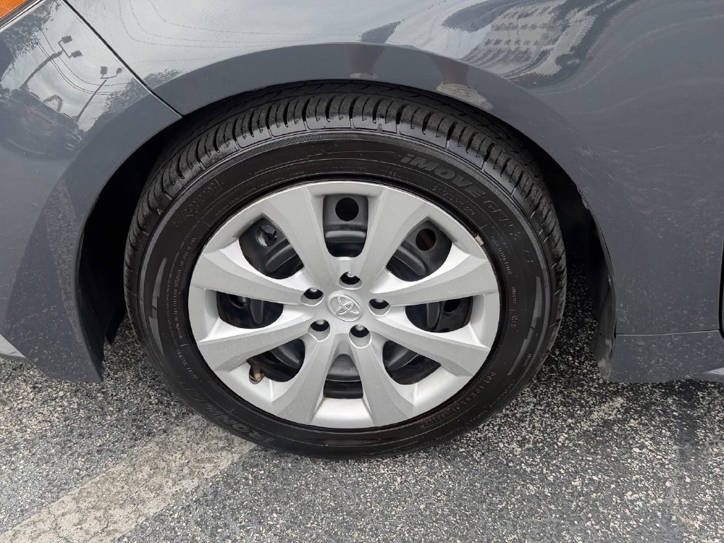 Used 2024 Toyota Corolla LE FWD image 18