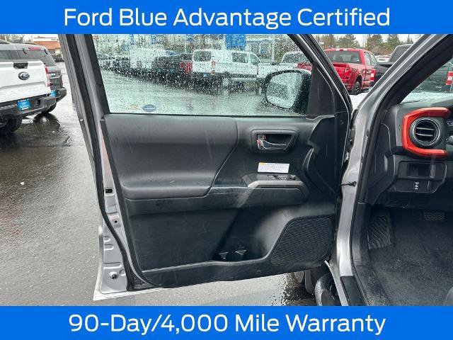 Used 2017 Toyota Tacoma TRD Off-Road image 12