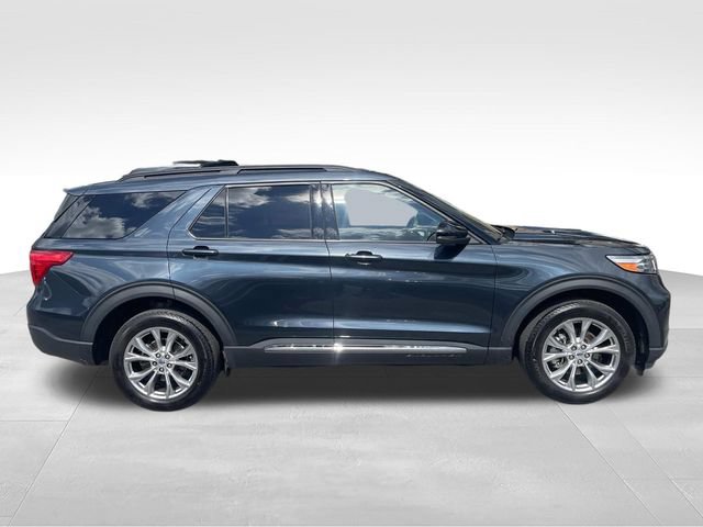 Certified 2024 Ford Explorer XLT w/ Equipment Group 202A AWD/4WD image 2