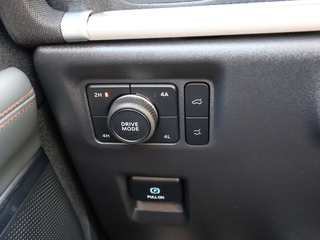 Certified 2025 Ford Expedition Active AWD/4WD image 33
