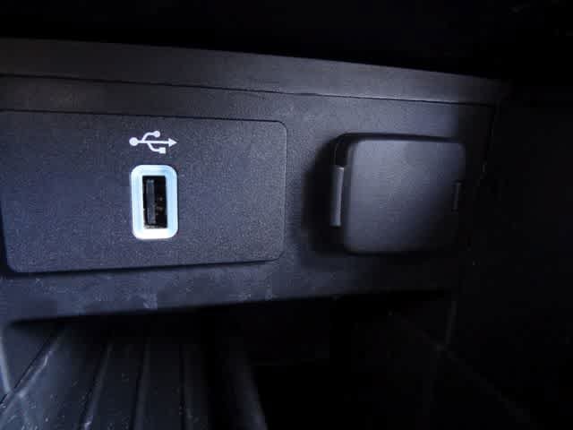 Certified 2018 Ford Explorer XLT w/ Equipment Group 202A FWD image 36