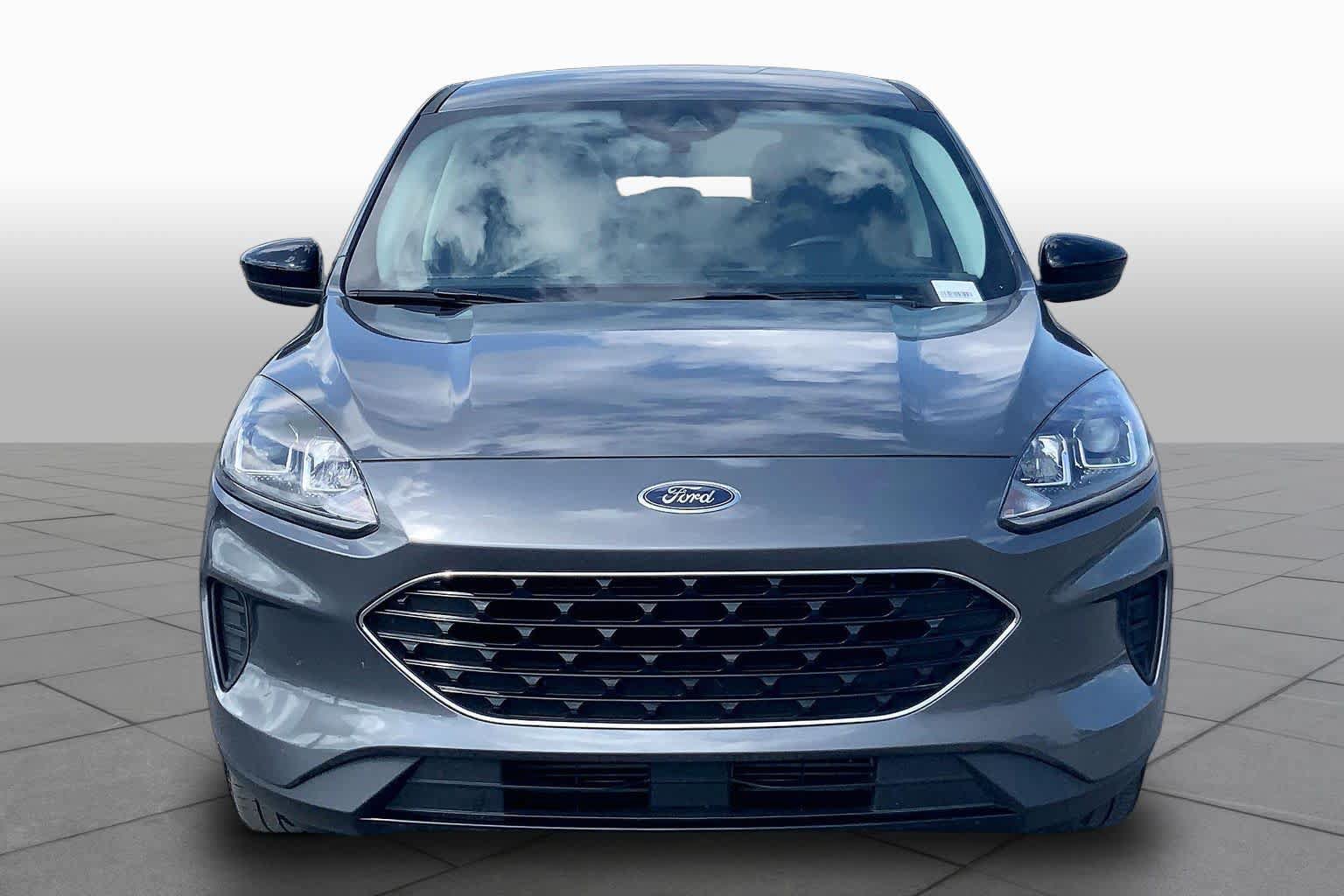 Certified 2022 Ford Escape SE w/ SE Sport Appearance Package FWD image 4