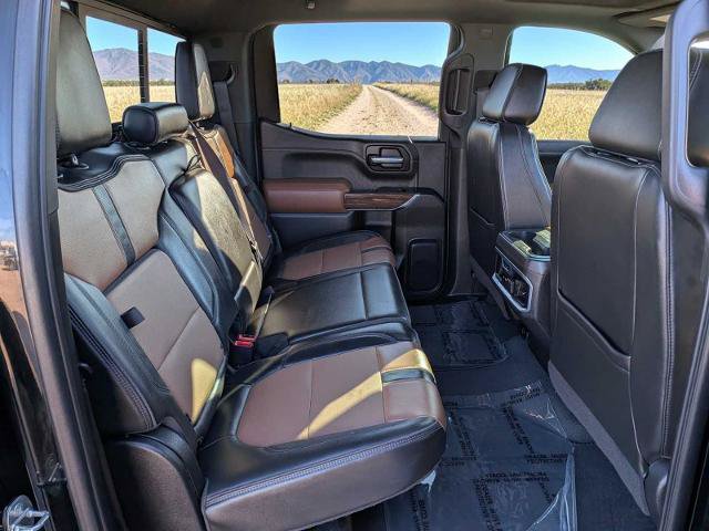 Used 2020 Chevrolet Silverado 1500 High Country w/ Technology Package AWD/4WD image 18