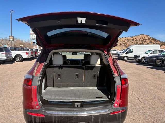 Used 2023 Buick Enclave Essence AWD/4WD image 3