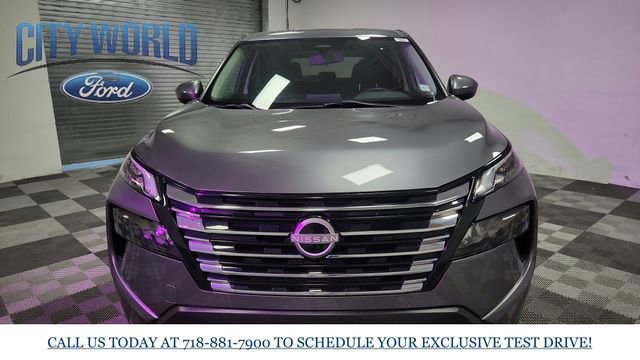 Used 2024 Nissan Rogue SV image 9