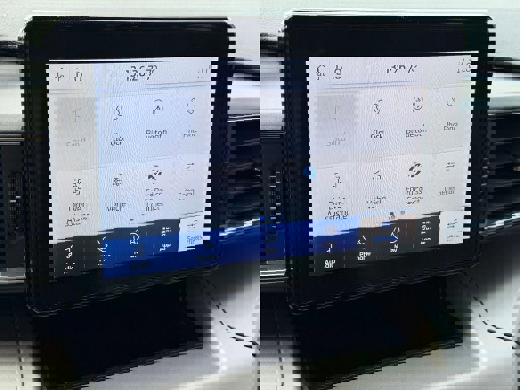 Certified 2022 Ford Explorer XLT w/ Equipment Group 202A image 35