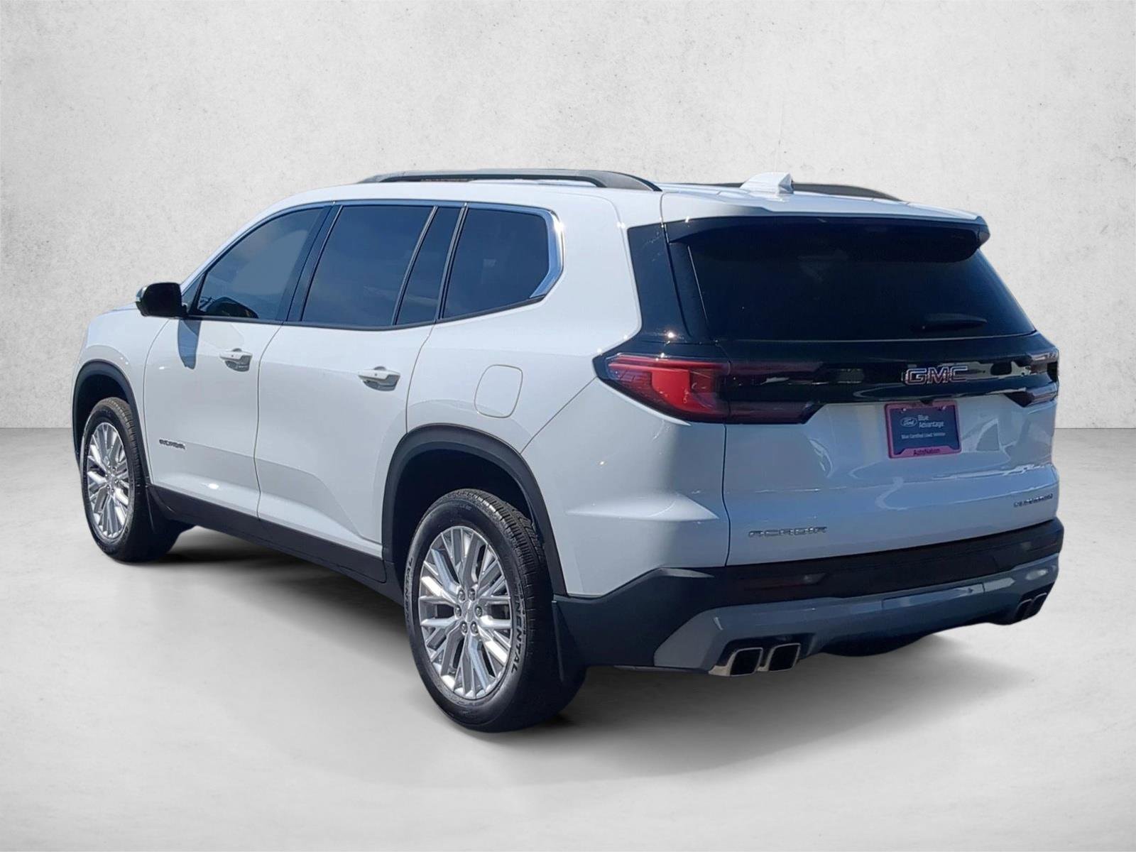 Used 2026 GMC Acadia Elevation w/ Elevation Premium Package FWD image 8