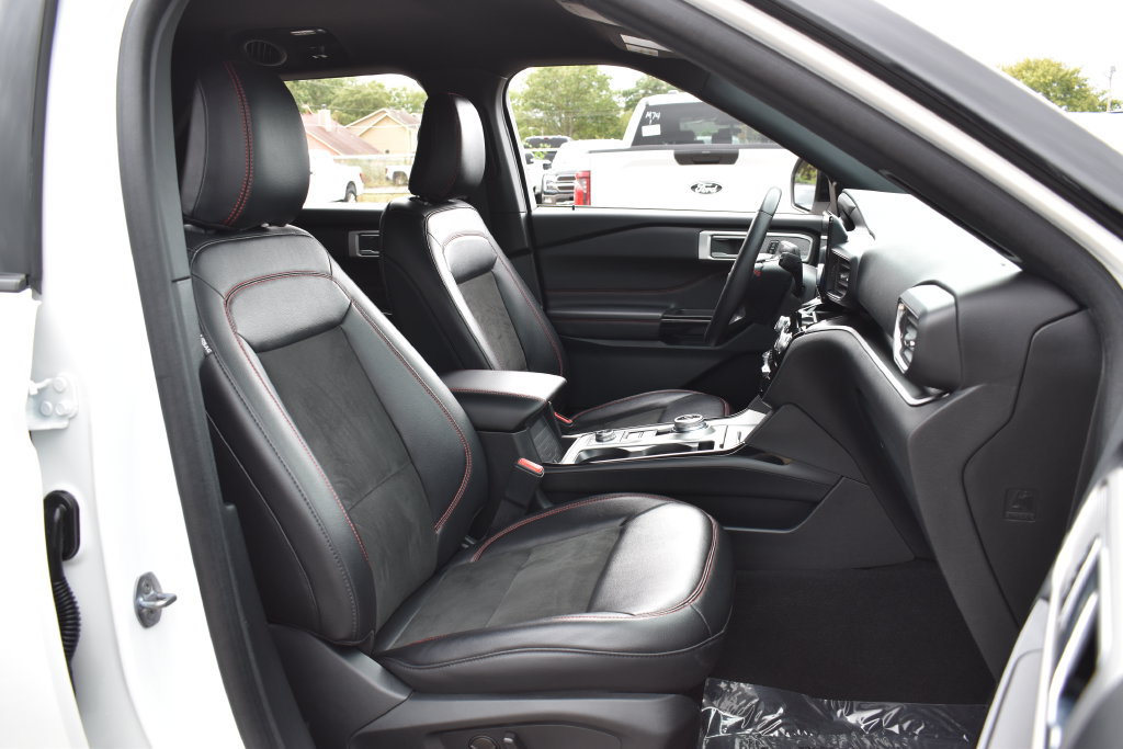 Certified 2023 Ford Explorer ST-Line AWD/4WD image 32