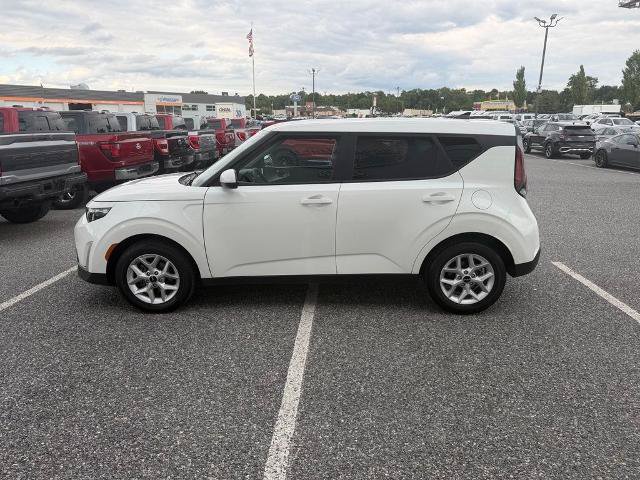 Used 2025 Kia Soul LX w/ LX Technology Package FWD image 5