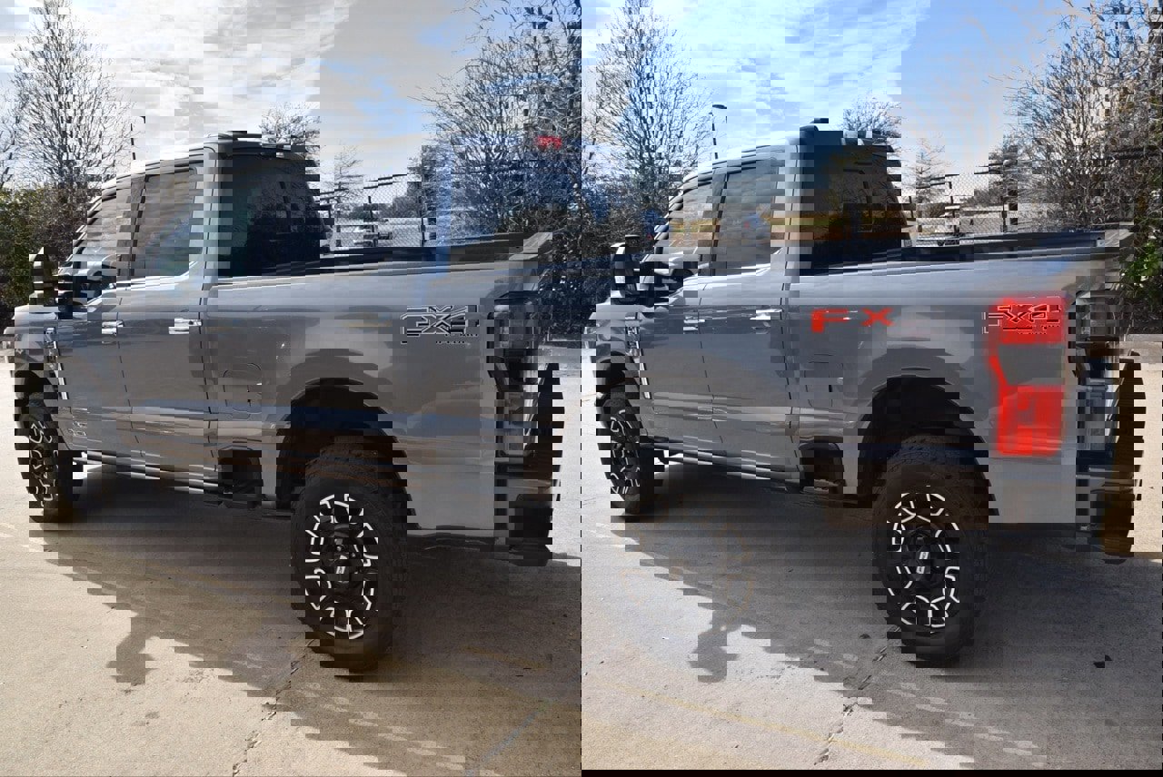 Certified 2024 Ford F250 Platinum w/ FX4 Off-Road Package image 3