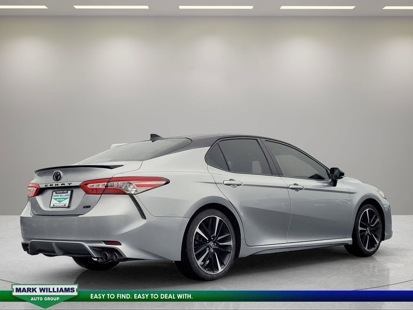 Used 2019 Toyota Camry XSE FWD image 4