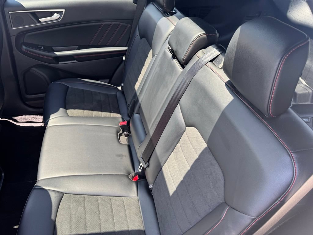 Certified 2022 Ford Edge ST-Line w/ Class II Trailer Tow Package AWD/4WD image 9