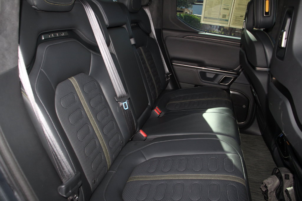 Used 2024 Rivian R1T Adventure Dual AWD/4WD image 25