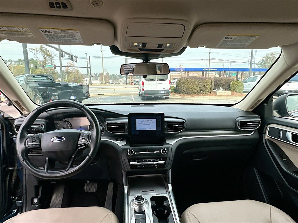 Certified 2020 Ford Explorer XLT w/ Equipment Group 202A image 3