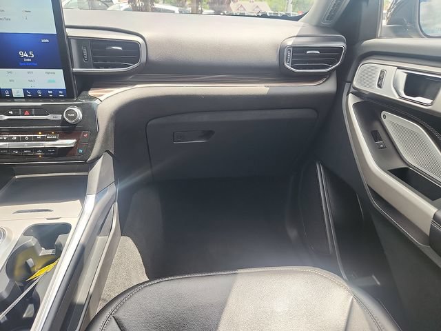 Certified 2024 Ford Explorer Limited w/ Limited Technology Package AWD/4WD image 10