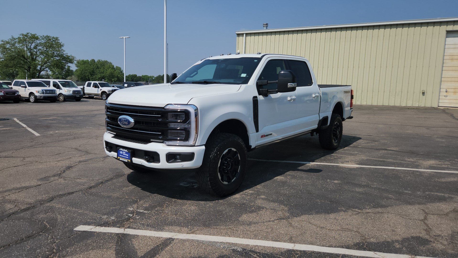 Certified 2025 Ford F250 Platinum w/ Tremor Off-Road Package AWD/4WD image 3