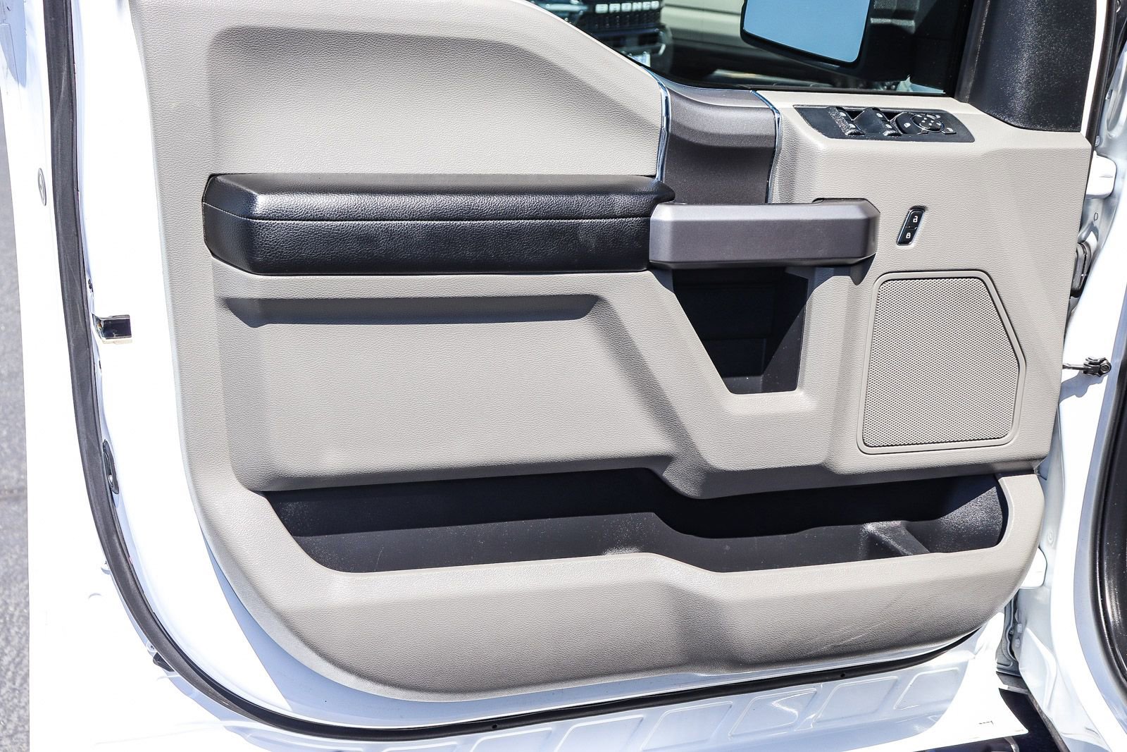 Certified 2019 Ford F150 XLT w/ Equipment Group 302A Luxury AWD/4WD image 20