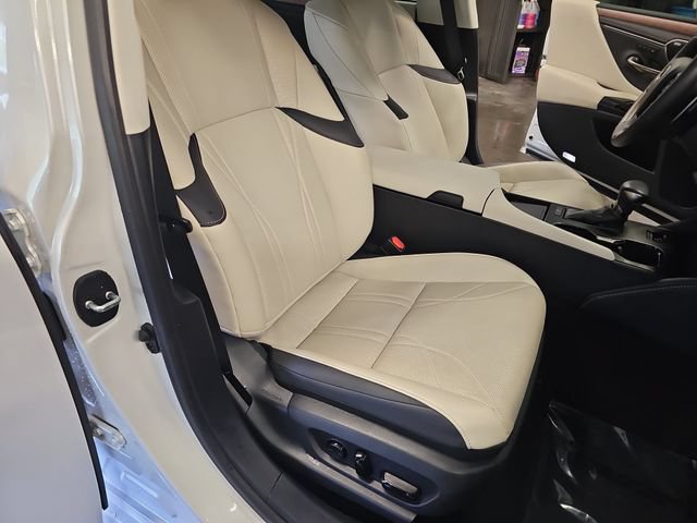 Used 2024 Lexus ES 350 Ultra Luxury w/ Accessory Package (Z2) FWD image 10