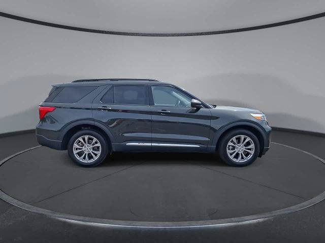 Certified 2023 Ford Explorer XLT w/ Equipment Group 202A AWD/4WD image 9
