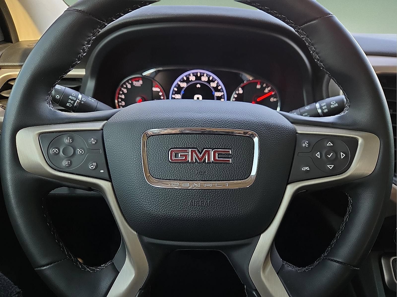Used 2023 GMC Acadia Denali FWD image 24