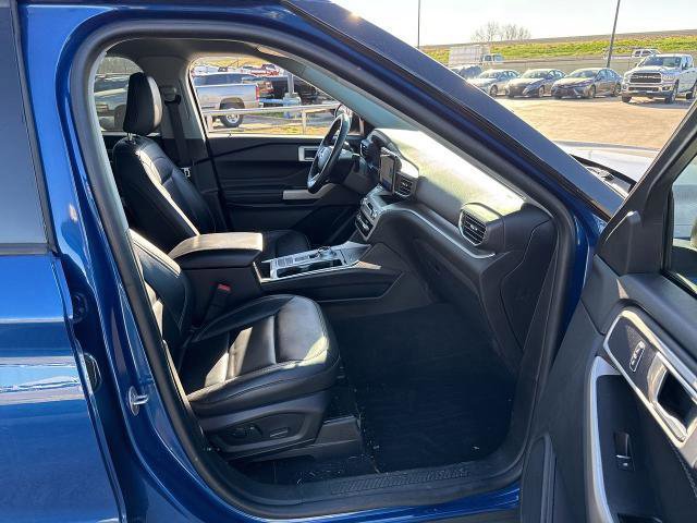 Certified 2022 Ford Explorer XLT w/ Equipment Group 202A image 16