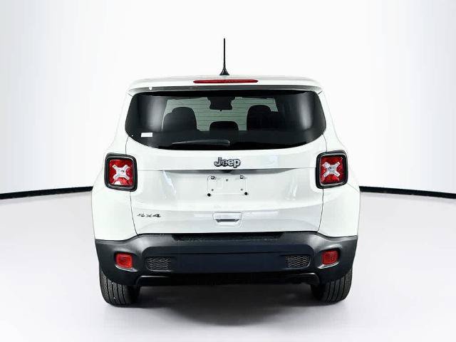 Used 2023 Jeep Renegade Latitude AWD/4WD image 5
