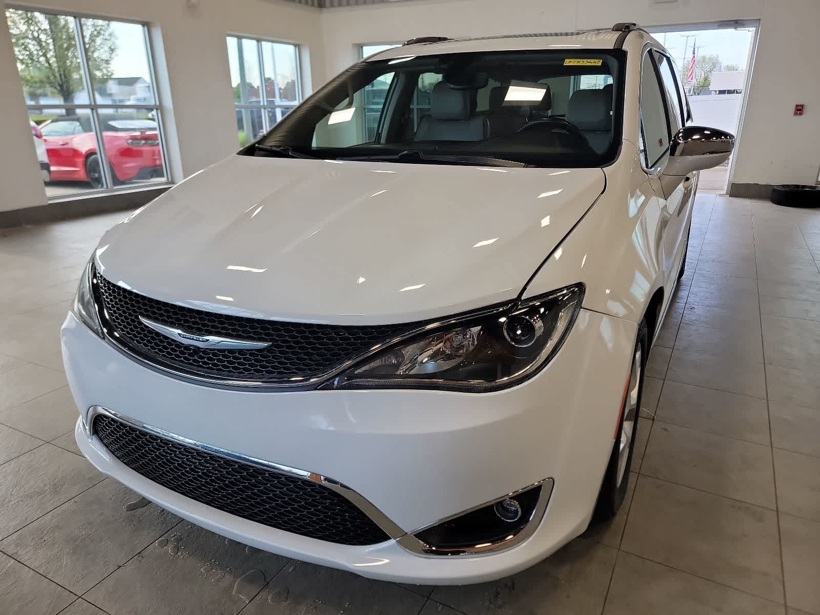 Used 2020 Chrysler Pacifica Limited FWD video 2