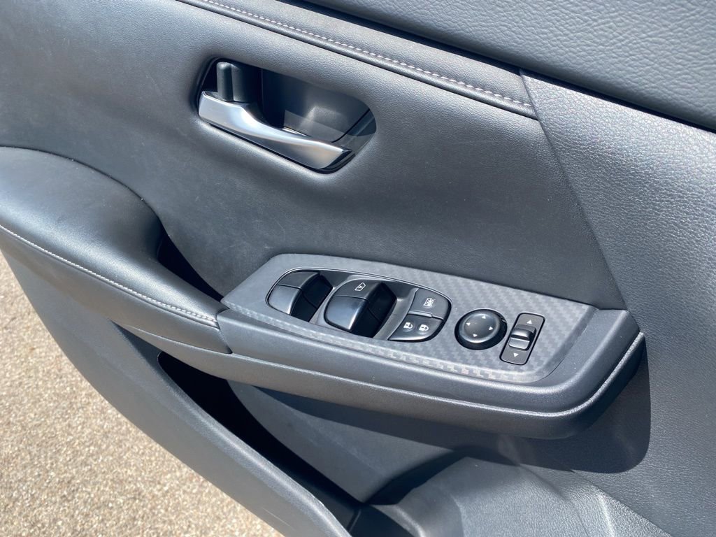 Used 2024 Nissan Sentra SV image 12