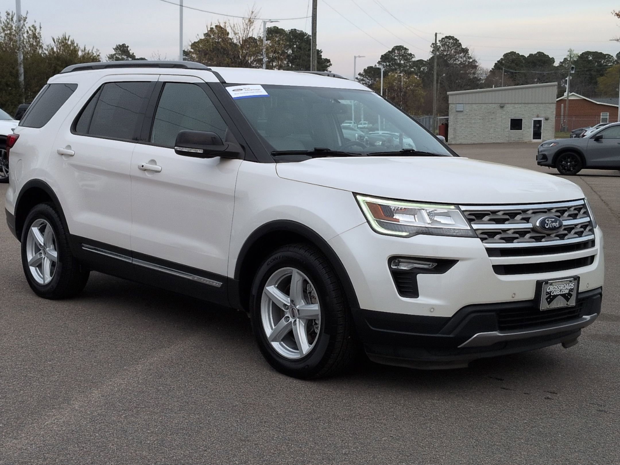 Certified 2018 Ford Explorer XLT w/ Equipment Group 202A image 7