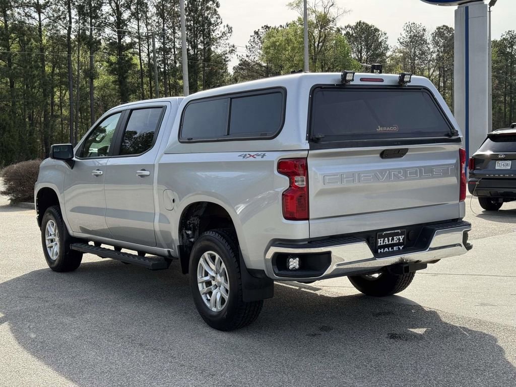Used 2022 Chevrolet Silverado 1500 LT image 2