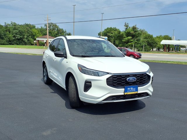 Certified 2023 Ford Escape ST-Line w/ Tech Pack #1 AWD/4WD image 7
