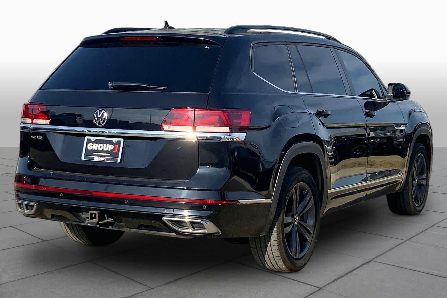 Used 2021 Volkswagen Atlas SE w/ Panoramic Sunroof Package FWD image 12