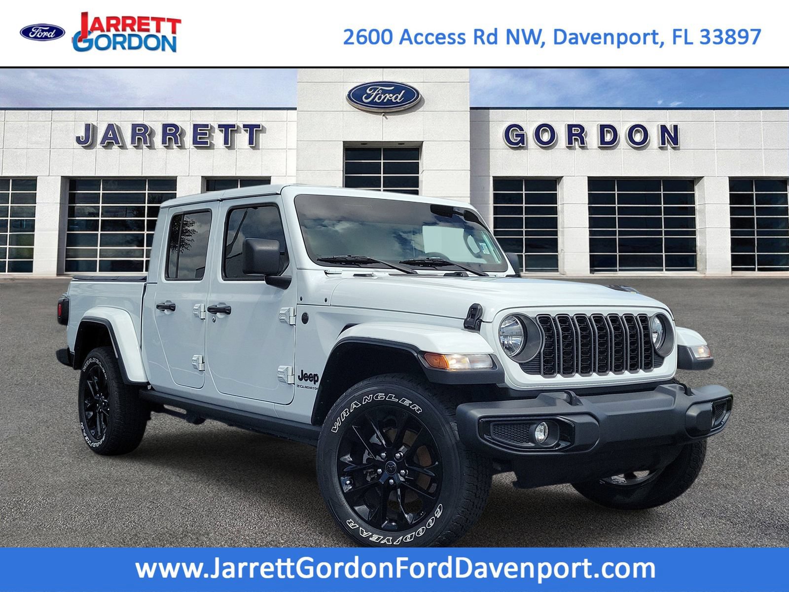 Used 2025 Jeep Gladiator Sport AWD/4WD image 1