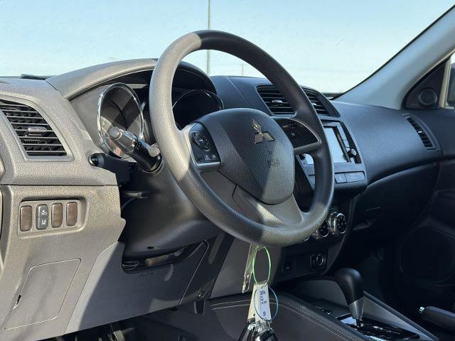 Used 2025 Mitsubishi Outlander Sport ES image 12